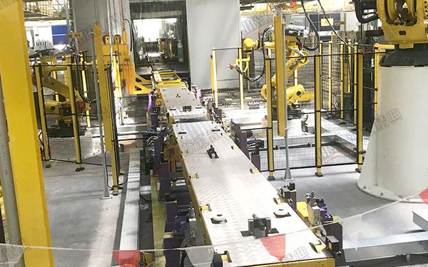 Ligne de soudage pour composants automobiles