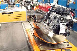 Ligne d'assemblage de moteur et transmission